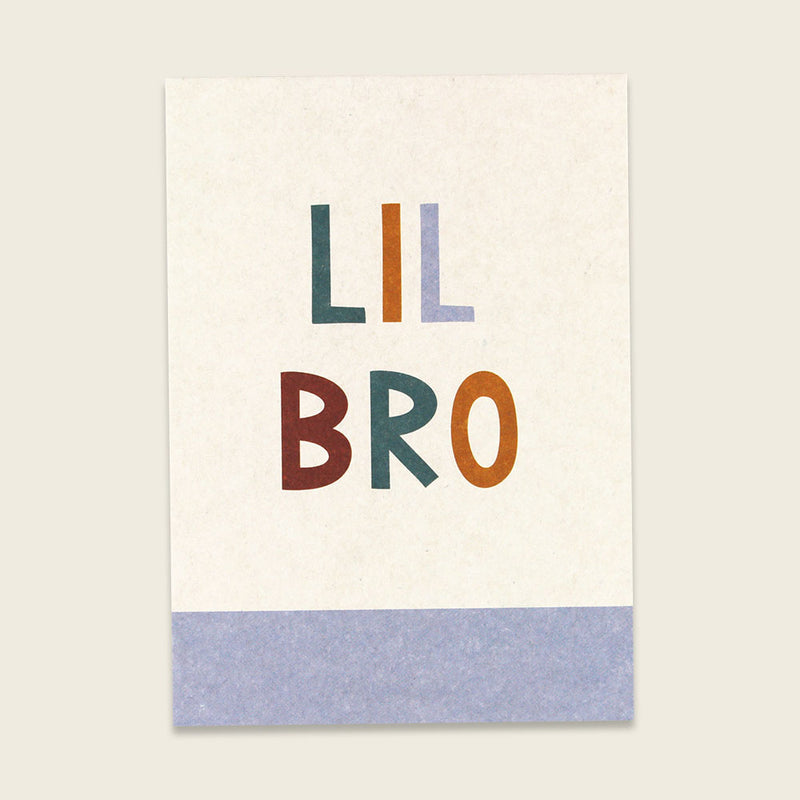 Postkarte mit bunter Schrift, hellblau – Lil Bro