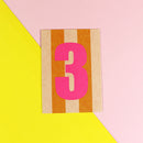 Postkarte Zahl 3, orangerosa, Neon Pink