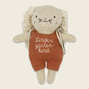 Hase “Kindergartenkind” mit Rucksack und Anzug in lachs