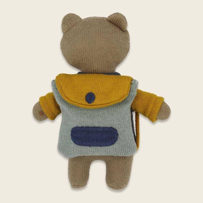 Bär “Schulkind” mit Schulranzen und Shirt in blau/gelb