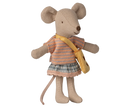 Kleine Schwester Maus mit Tasche