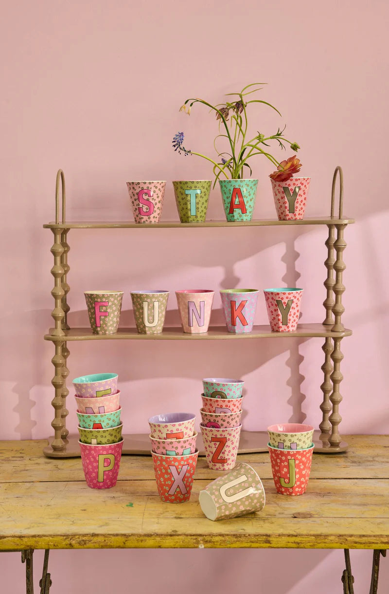 Großer Becher - Buchstabe A Mint Flowers