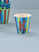 Großer Becher - Buchstabe K Blue Stripes