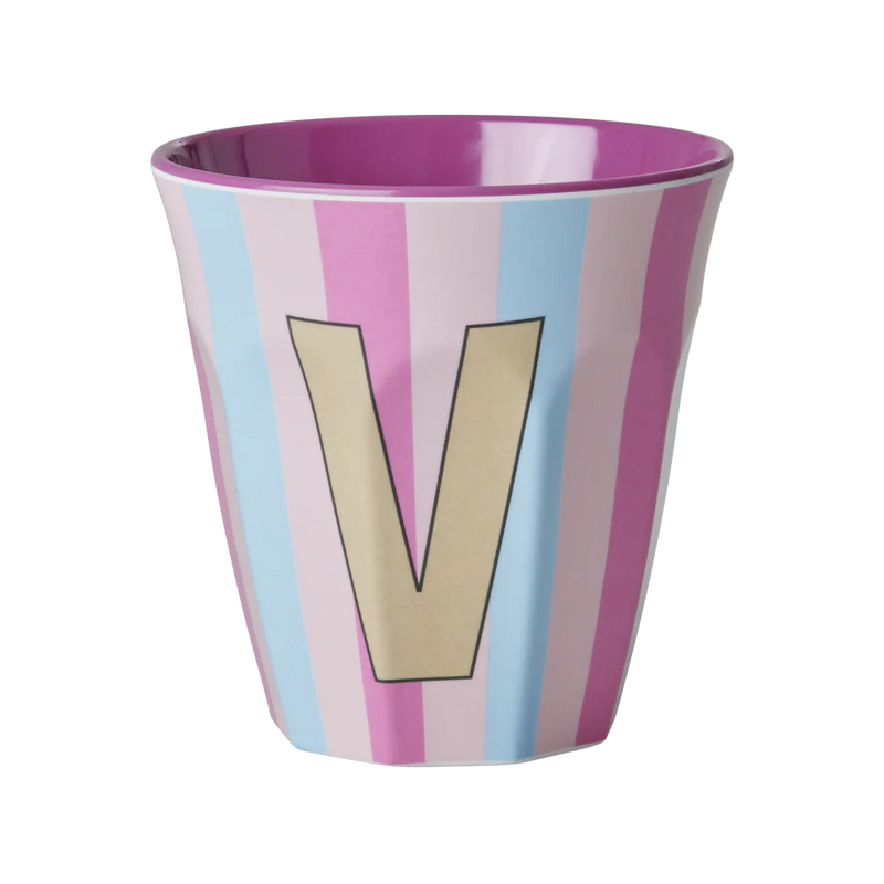 Großer Becher - Buchstabe V Mehrfarbig Stripes
