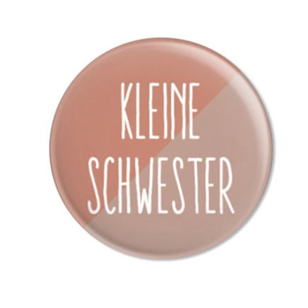 Button „Kleiner Schwester“ zweifarbig