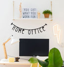 Letter Banner Schwarz